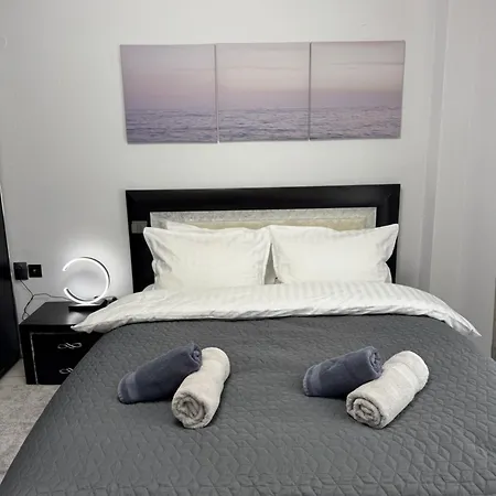 Mnemes Apartment *